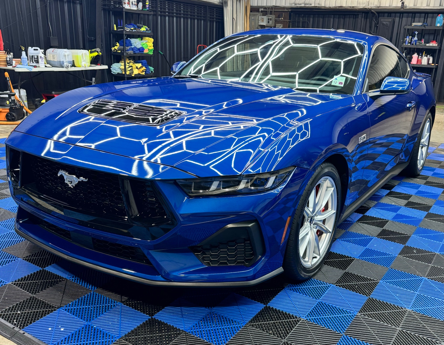 Mustang GT 5.0 — Gold Ceramic